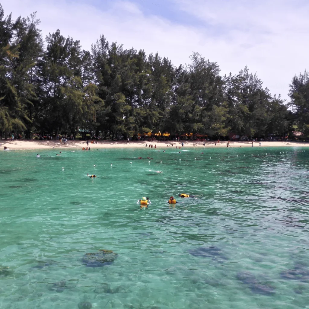 island hopping kota kinabalu