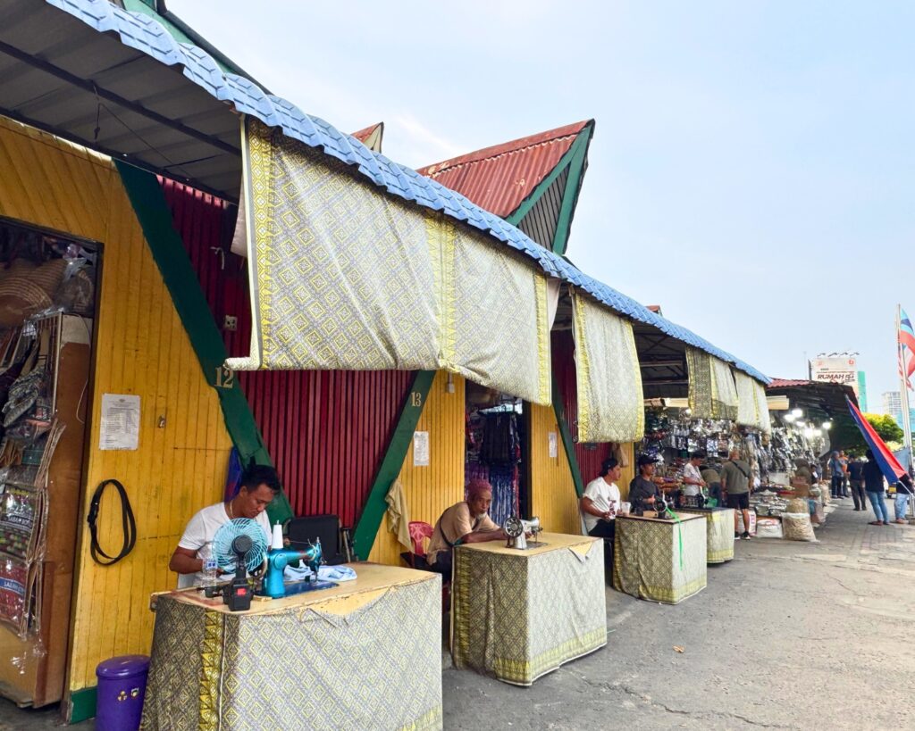 Guided City Walking Historical Tour KK